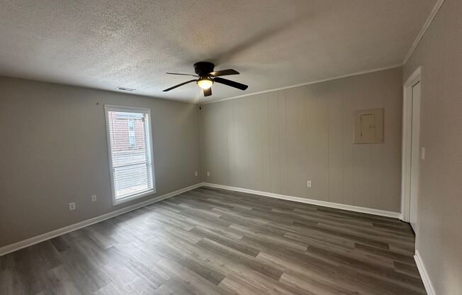 2 beds, 1 bath, $1,220