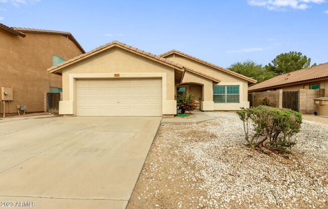 3 bedroom home in Peoria!