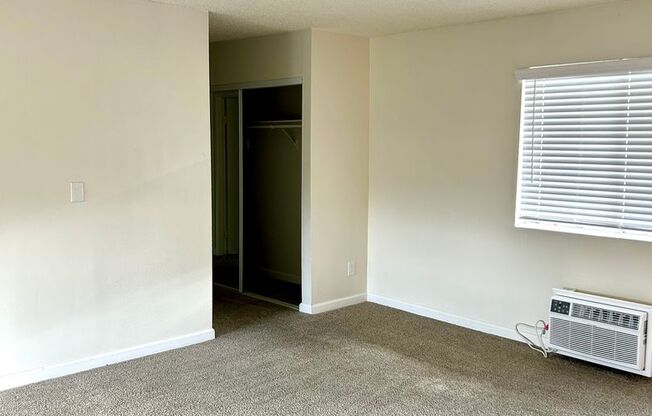 2 beds, 1 bath, 900 sqft, $2,525, Unit 8324-43