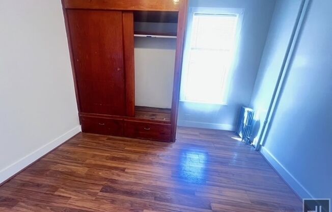 828 E 34 ST