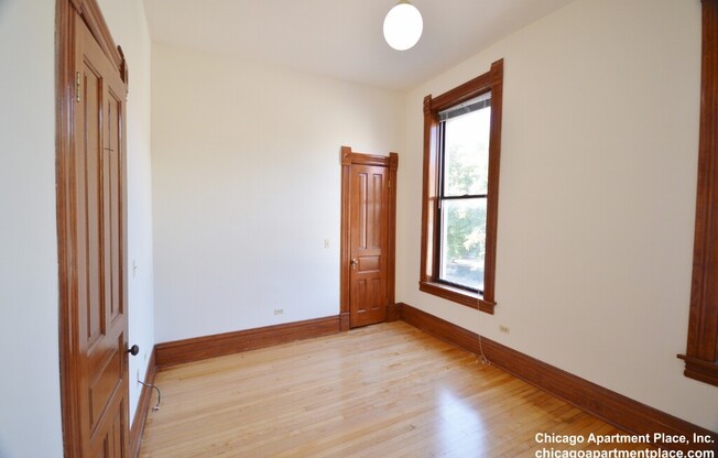 2058 N CLEVELAND