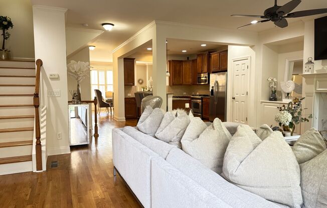 3 bedroom 3 1/2 bath Townhome For Rent In Doraville