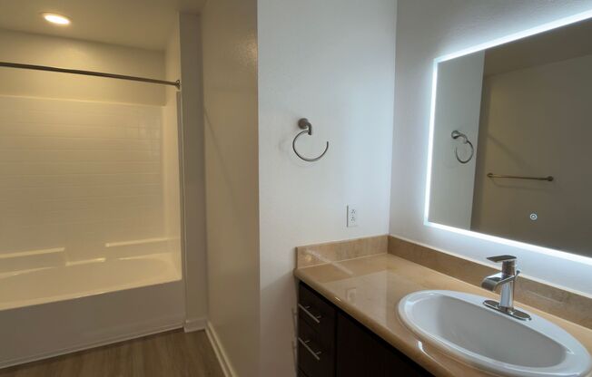 1 bed, 1.5 baths, 889 sqft, $2,710, Unit 461
