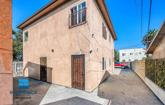 8318 S SAN PEDRO ST