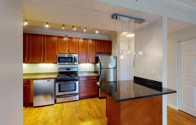 2 beds, 2 baths, $2,215, Unit B2