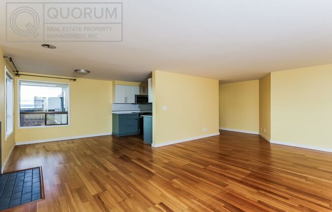 Spectacular Top Floor Condo with Stunning Views in Queen Anne