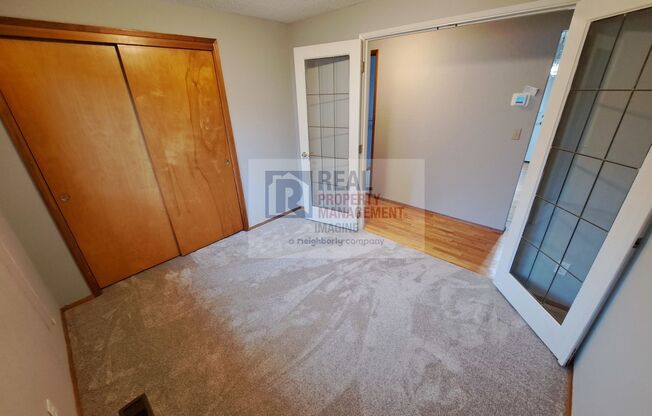 3 beds, 1 bath, $2,295