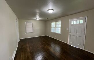 3 beds, 1 bath, $1,100