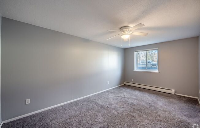 2 beds, 1 bath, 750 sqft, $1,349, Unit 1624-2B