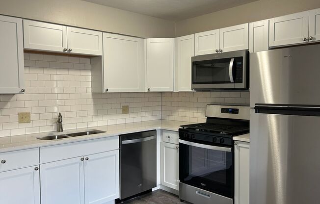 1 bed, 1 bath, 600 sqft, $895, Unit #4