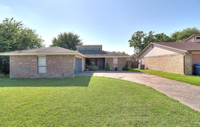 7034 Powderhorn - 3/bedroom 2/bathroom - $1,995/month