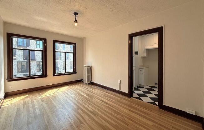 Studio, 1 bath, 330 sqft, $1,525, Unit 406