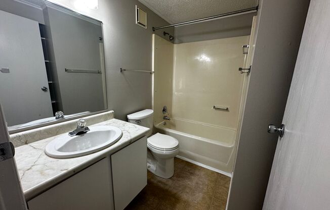 1 bed, 1 bath, 634 sqft, $859, Unit 1836 PRP