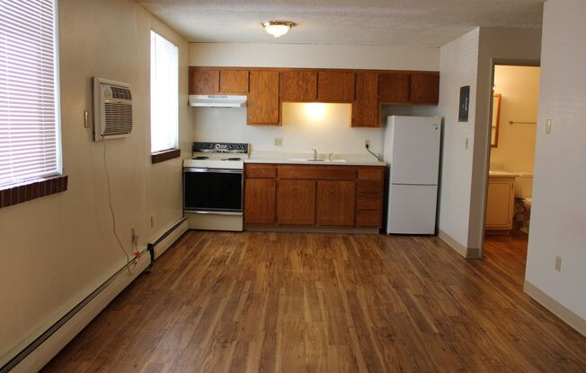 308 E. Oak St