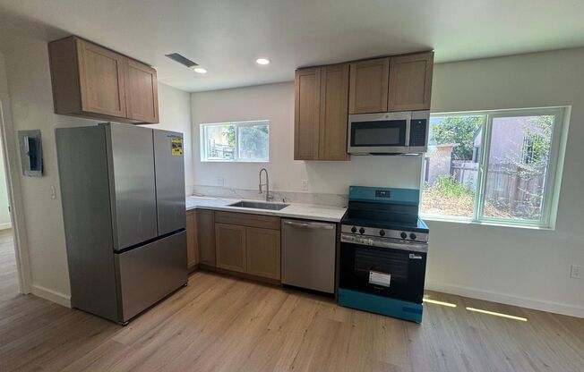 2 bedroom 1 bath for rent in the College Area.