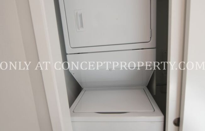 Studio, 1 bath, 300 sqft, $1,399, Unit 1-223