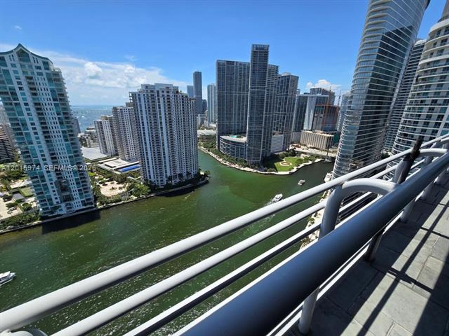 2 beds, 2 baths, 1,227 sqft, $4,400, Unit 325 S Biscayne Blvd # 3719