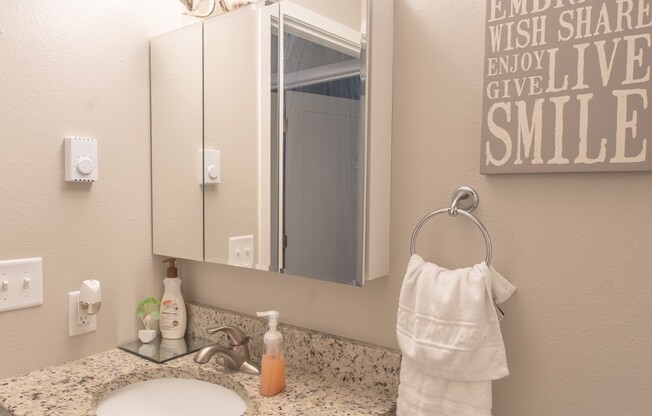 2 beds, 1 bath, 950 sqft, $1,695, Unit 146106R