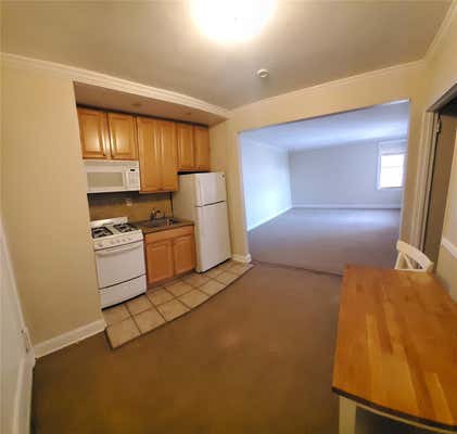 10537 64 AVE
