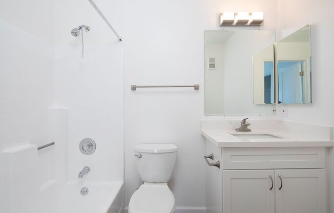 2 beds, 2 baths, 965 sqft, $2,895, Unit 319