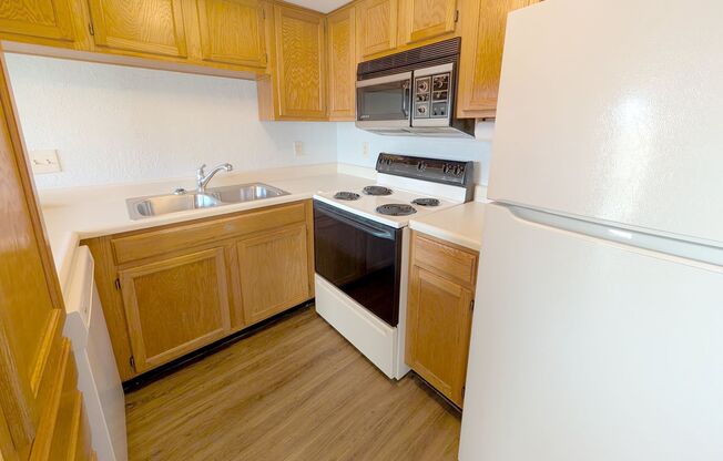 2 beds, 1 bath, $1,000, Unit #228