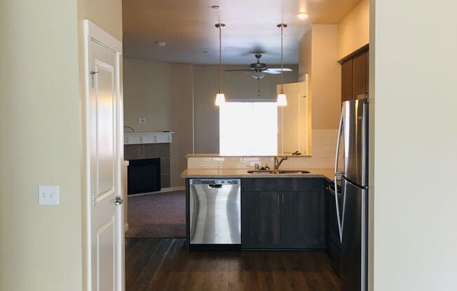 2 beds, 2.5 baths, $2,395, Unit 4830-105