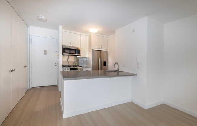 1 bed, 1 bath, $5,495, Unit 12J