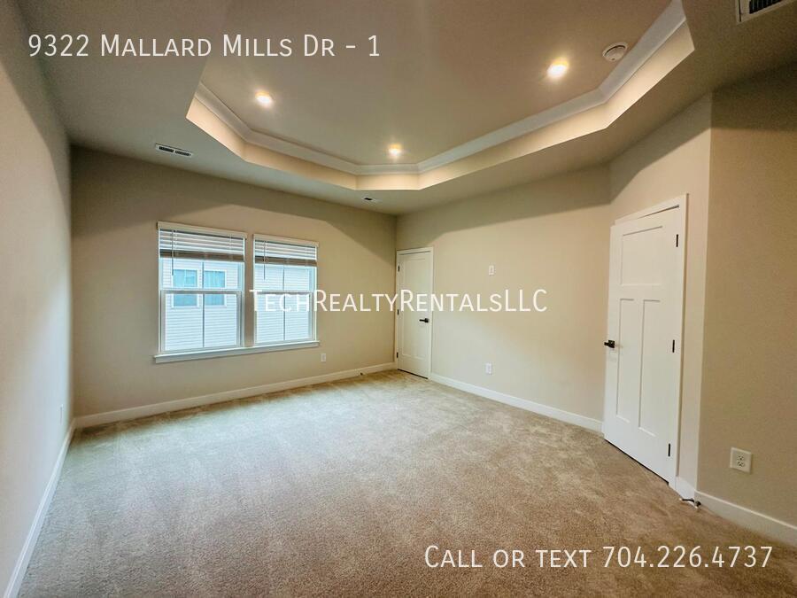 9322 MALLARD MLS DR