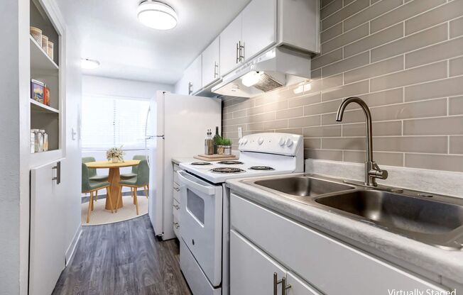 1 bed, 1 bath, 640 sqft, $839, Unit A32