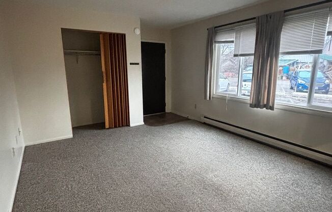 2 beds, 1 bath, $1,195, Unit 2