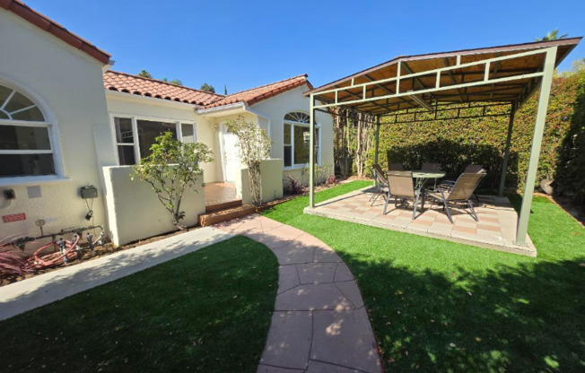 705 BALBOA AVE