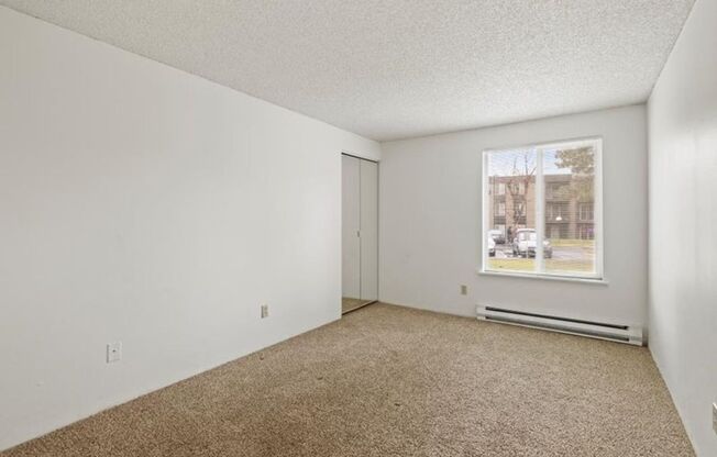 2 beds, 1.5 baths, 975 sqft, $1,165