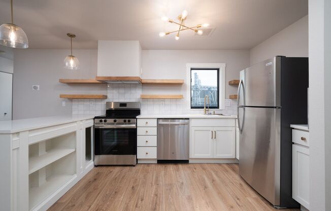 Modern Waterfront Living at The McCormick Pier! $500 off 1st month rent!!!