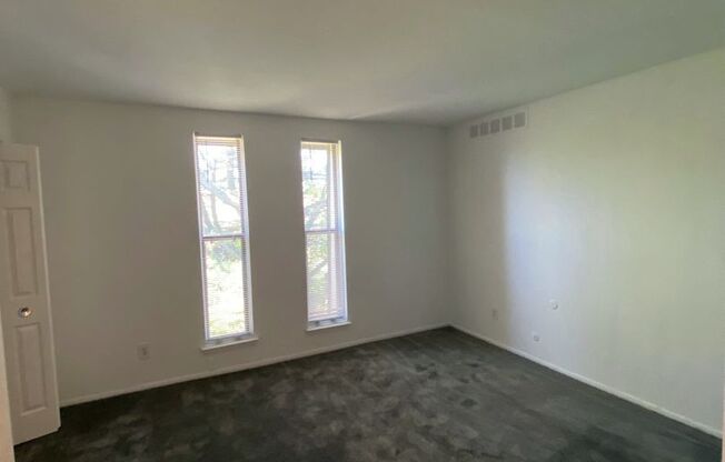 1 bed, 1 bath, 663 sqft, $1,175, Unit Z221