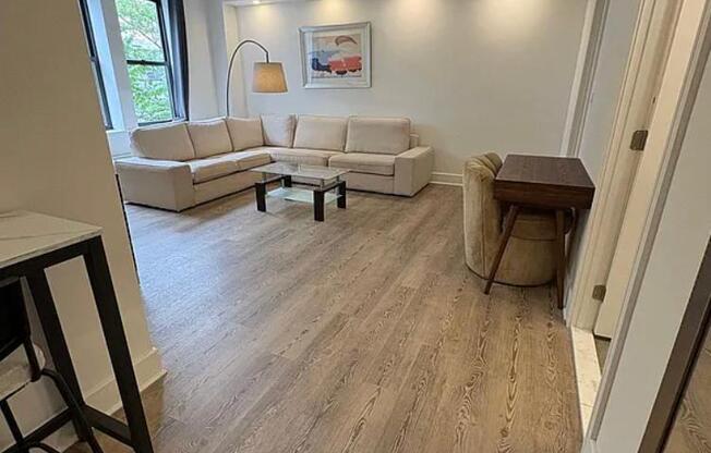 1 bed, 1 bath, $5,600, Unit 6I