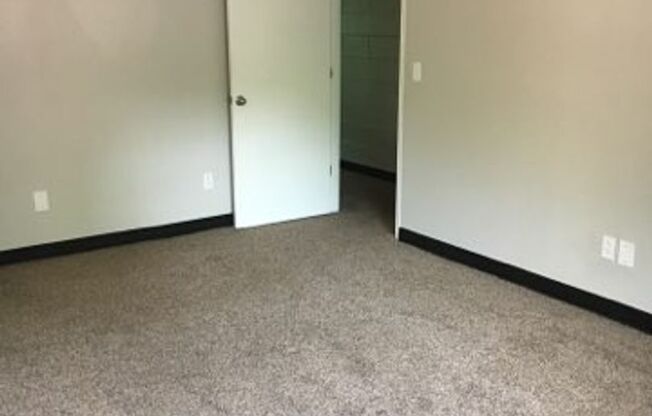 Studio, 1,070 sqft, $1,049