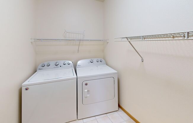 3 beds, 2 baths, 1,352 sqft, $1,595, Unit 2900-1148