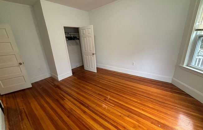 3 beds, 1 bath, $2,600, Unit 2