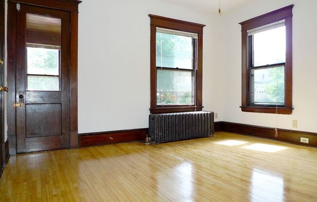 1 bed, 1 bath, 410 sqft, $1,000, Unit 18 - 1925 - 1