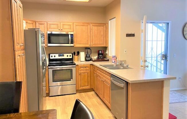 Beautiful luxury condo in prime location