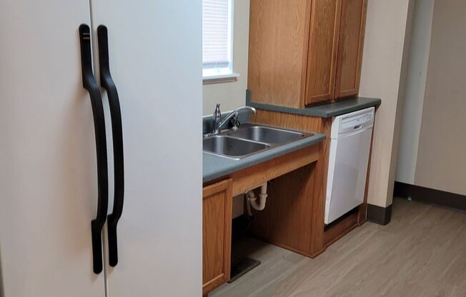 1 bed, 1 bath, 689 sqft, $1,500, Unit 9