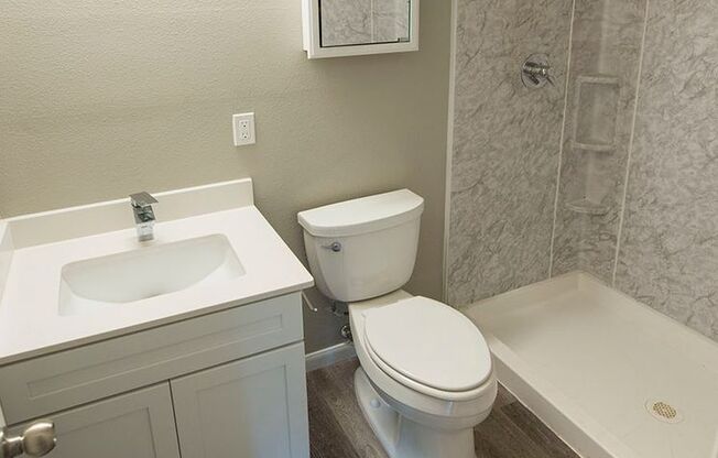 3 beds, 2 baths, $1,650, Unit 3/2