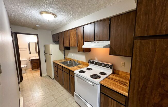 1 bed, 1 bath, $995, Unit 5208-A