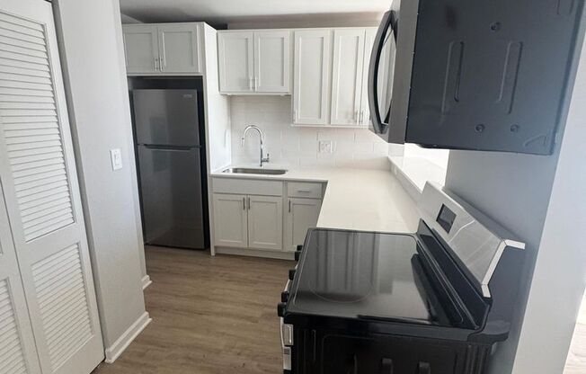 1 bed, 1 bath, 550 sqft, $1,350, Unit 401