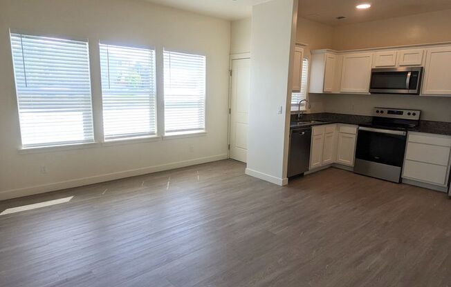Move In This June! 2 Weeks Rent Free – 3 Bed 2.5 Bath Townhome in Clearfield