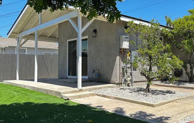 2-Bedroom/2-Bath. New Build-MUST SEE!!!