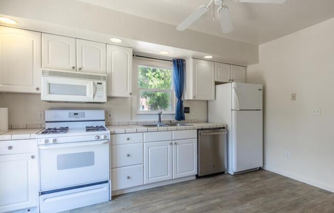 1163 BUENA VISTA AVE