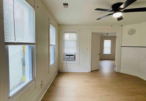 2051 W 45 ST