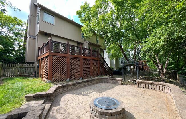 Charming 3-Bedroom Home with Spacious Backyard in Overland Park