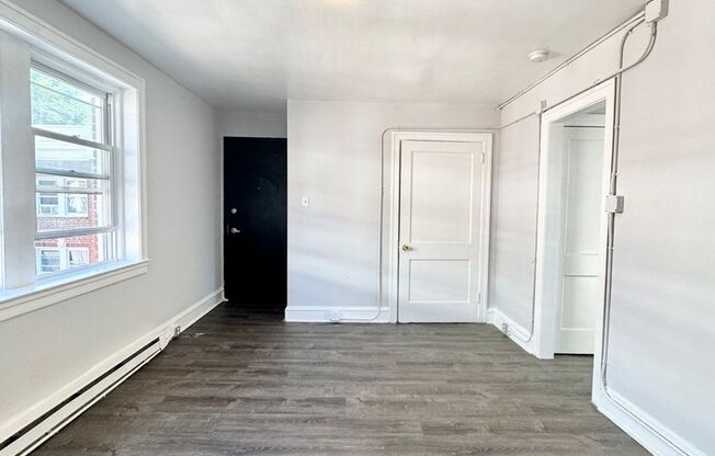 1 bed, 1 bath, 500 sqft, $925, Unit E-31